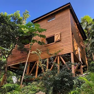 https://banana-cottage-ecolodge-spa.comcaribbean.com