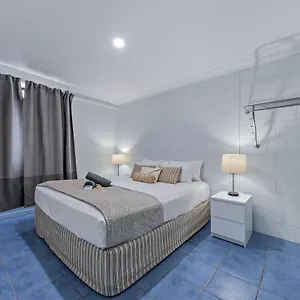  Apartment Airlie Sun & #5 Australia