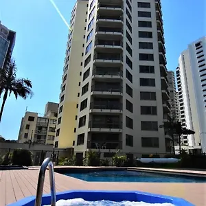  Apartment Surfers Holiday Australia